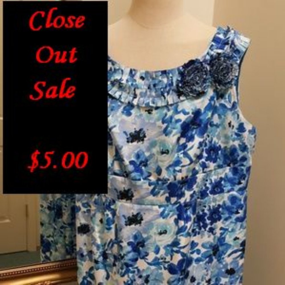 EUC Dressbarn Blue & White Floral Sleeveless Dress